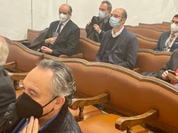 Melero, en primer plano, y responsables de fiscalización del Consejo